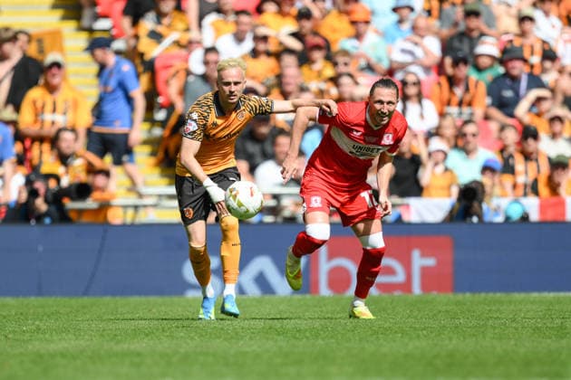Hull City v Middlesbrough Sky Bet Championship Liam Millar of Hull City clashes with Luke Ayling of Middlesbrough during the Sky Bet Championship Play-Off Final between Hull City and Middlesbrough at Wembley Stadium, London. 23 05 2026 UK Newspapers OUT Copyright: xFocusxImagesx FIL-23464-0360