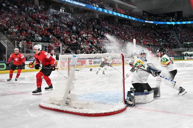 ZURICH, SWITZERLAND MAY 23 goalkeeper Adam Vay of Hungary makes a save during the 2026 IIHF Ice Hockey World Championship Switzerland game between Switzerland and Hungary at Swiss Life Arena on May 23, 2026 in Zurich, Zurich Zurich Swiss Life Arena Zurich Switzerland Copyright: xJustPictures.ch AndreaxBrancax jp-en-EuSpIm-JP7_ANB_Sui_Hung_23052026_0823