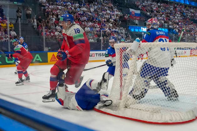 FRIBOURG, SWITZERLAND MAY 23 Dominik Kubalik of Czechia L jumping over Jakub Melisko of Slovakia during the 2026 IIHF Ice Hockey World Championship Switzerland game between Slovakia and Czechia at BCF Arena on May 23, 2026 in Fribourg, Fribourg Fribourg BCF Arena Fribourg Switzerland Copyright: xJustPictures.ch JarixPestelaccix jp-en-EuSpIm-JP6_JAR_Slovakia_Cyechia_23May2026_00006