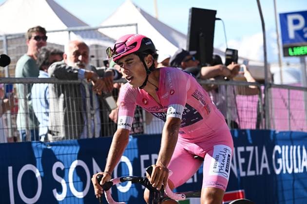 May 23, 2026, Pila, ITALY: Portuguese rider Afonso Eulalio of Bahrain Victorious wearing the overall leader s pink jersey after cross the finish line of the 14th stage of the 109 Giro d Italia 2026, over 133 km from Aosta to Pila, Italy, 23 May 2026. ANSA LUCA ZENNARO. Giro D Italia Cycling Tour - Stage 14  - ZUMAa110 20260523_zaf_a110_006 Copyright: xLucaxZennarox