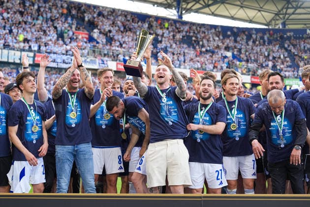 23 05 2026, xydrx, men, soccer, amateur final day, Niederrheinpokal final, SC St Tönis 11 20 MSV Duisburg, 2025 2026 season, Schauinsland Reisen Arena MSV Duisburg players celebrate victory in the Niederrhein Pokal final Copyright: HMBxMedia YannisxDreimann