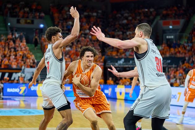 Demarcus Marquette Demonia BMA365 Bamberg Baskets, 08 , Alec Anigbata ratiopharm ulm, 21 , Danile Keppeler BMA365 Bamberg Baskets, 31 GER, ratiopharm ulm vs Bamberg Baskets, basketball, playoffs, quarterfinals, 3 Game, EasyCredit BBL, Season 2025 2026, 23 05 2026 GER, ratiopharm ulm vs Bamberg Baskets, Basketball, Playoffs, Quarterfinals, 3 Game, EasyCredit BBL, Season 2025 2026, 23 05 2026 New Ulm Copyright: xEibner-Pressefoto GeraldxOelze-dexStoppanyx EP_ODS