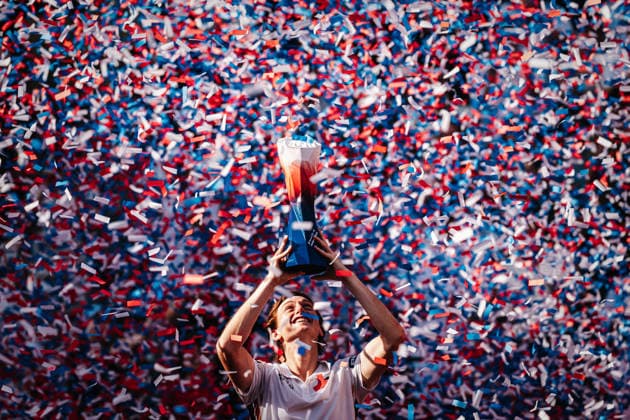 Tennis Men bitpanda Hamburg Open ATP 500 Final Ignacio Buse PER vs Tommy Paul USA 23 05 2026 Ignacio Buse wins the tournament at Rothenbaum and lifts the trophy in the air in the confetti rain Hamburg Tennisstadion am Rothenbaum Hamburg Germany