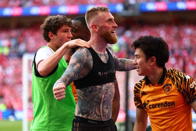 Oliver McBurnie of Hull City celebrates scoring to make it 1-0 Hull City v Middlesbrough, EFL Sky Bet Championship, Play-Off Final, Football, Wembley Stadium, London, UK - 23 May 2026London Wembley Stadium United Kingdom EDITORIAL USE ONLY No use with unauthorised audio, video, data, fixture lists, club league logos or live services. Online in-match use limited to 120 images, no video emulation. No use in betting, games or single club league player publications.  Copyright: xJamesxMarsh Shutterstockx 16887365jl