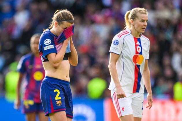 260523 Irene Paredes of Barcelona looks dejected and Ada Hegerberg of Lyon during the UEFA Women s Champions League final football match between Barcelona and Lyon on May 23, 2026 in Oslo Photo Jon Olav Nesvold BILDBYRAN COP 217 VG0925 bbeng football fotball fotboll soccer champions league finale final final 2026 mesterligaen dam fcb barcelona lyon ol lyonnes  Copyright: JONxOLAVxNESVOLD BB260523JE029