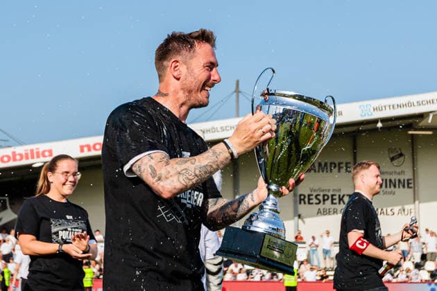 Tobias Strobl SC Verl, head coach cheers after winning the final of the Krombacher Westfalenpokal GER, SC Verl vs SF Lotte, Football, Westfalenpokal, Final, Season 2025 2026, 23 05 2026 DFL Regulations prohibit any use of photographers as image sequences and or quasi video GER, SC Verl vs SF Lotte, Football, Westfalenpokal, Final, Season 2025 2026, 23 05 2026 Verl Copyright: xEibner-Pressefoto JanxRollingerx EP_JSK