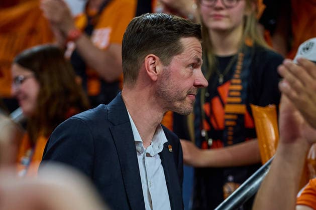 Thorsten Leibenath ratiopharm ulm, Sports Director with the fans GER, ratiopharm ulm vs Bamberg Baskets, Basketball, Playoffs, Quarterfinals, 3 Match, EasyCredit BBL, Season 2025 2026, 23 05 2026 GER, ratiopharm ulm vs Bamberg Baskets, Basketball, Playoffs, Quarterfinals, 3 Match, EasyCredit BBL, Season 2025 2026, 23 05 2026 New Ulm Copyright: xEibner-Pressefoto GeraldxOelze-dexStoppanyx EP_ODS