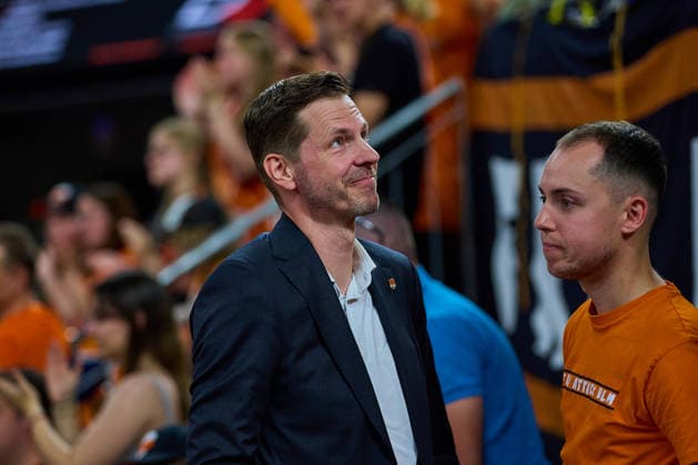 Thorsten Leibenath ratiopharm ulm, Sports Director with the fans GER, ratiopharm ulm vs Bamberg Baskets, Basketball, Playoffs, Quarterfinals, 3 Match, EasyCredit BBL, Season 2025 2026, 23 05 2026 GER, ratiopharm ulm vs Bamberg Baskets, Basketball, Playoffs, Quarterfinals, 3 Match, EasyCredit BBL, Season 2025 2026, 23 05 2026 New Ulm Copyright: xEibner-Pressefoto GeraldxOelze-dexStoppanyx EP_ODS