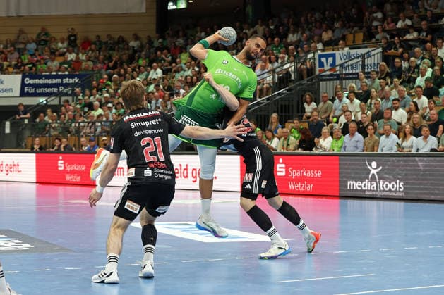 23 05 2026, xovx, Handball Daikin Handball Bundesliga, HSG Wetzlar HC Erlangen v l Christopher Bissel HC Erlangen , Philipp Ahouansou HSG Wetzlar , Christoph Steinert HC Erlangen Wetzlar Buderus Arena Hessen Germany EN