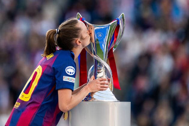 260523 Caroline Graham Hansen of Barcelona celebrates and kisses the trophy after the UEFA Women s Champions League final football match between Barcelona and Lyon on May 23, 2026 in Oslo Photo Vegard Grott BILDBYRAN kod VG VG0925 bbeng football fotball fotboll soccer champions league finale final final 2026 mesterligaen dam fcb barcelona lyon ol lyonnes jubel  Copyright: VEGARDxGRoTT BB260523VG064