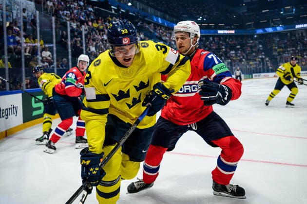 260523 Jakob Silfverberg of Sweden and Stian Solberg of Norway during the 2026 IIHF Ice Hockey World Championship match between Norway and Sweden on May 23, 2026 in Fribourg Photo Jesper Zerman BILDBYRAN kod JZ JZ0727 ishockey ice hockey ishockey vm 2026 vm 2026 iihf world championship norge norway sverige sweden bbeng  Copyright: JESPERxZERMAN BB260523JZ014