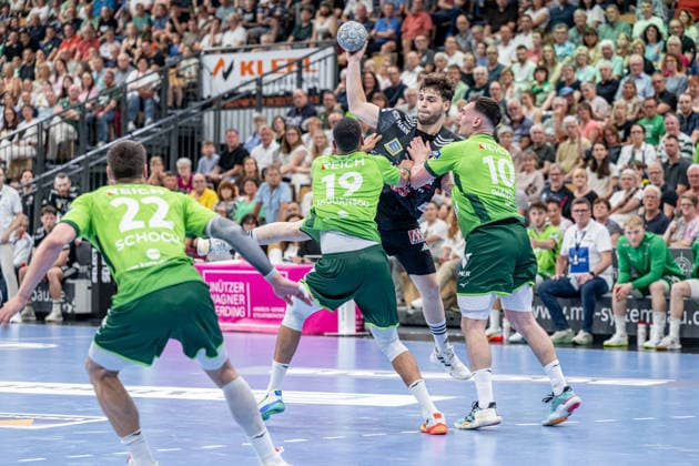 Handball Bundesliga HSG Wetzlar HC Erlangen, 23 05 26 Tobias Buck HC Erlangen, 39 , Philipp Ahouansou HSG Wetzlar, 19 , Josip Simic HSG Wetzlar, 10 , Jona Schoch HSG Wetzlar, 22 Handball Bundesliga HSG Wetzlar HC Erlangen Wetzlar, 23 05 26 Copyright: xBEAUTIFULxSPORTS Roeczeyx