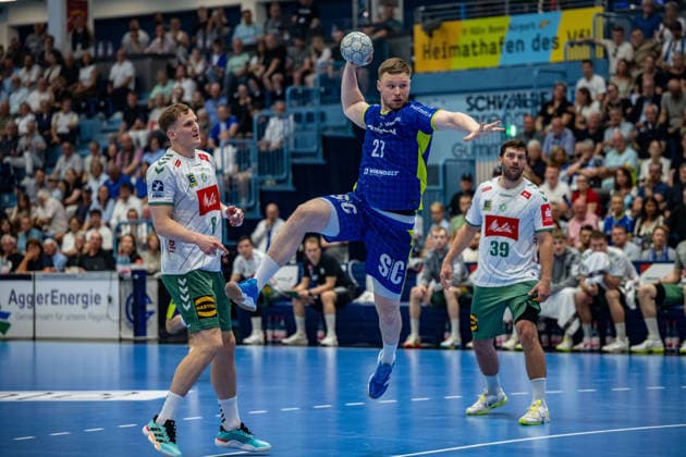 Daikin Handball Bundesliga, VfL Gummersbach GWD Minden, 23 05 2026 Nils Mueller GWD Minden 6 , Kristjan HorÅ¾en VfL Gummersbach, 27 , Malte Donker GWD Minden 39 , Daikin Handball Bundesliga, VfL Gummersbach GWD Minden, 23 05 2026 Copyright: xBEAUTIFULxSPORTS Erlhofx