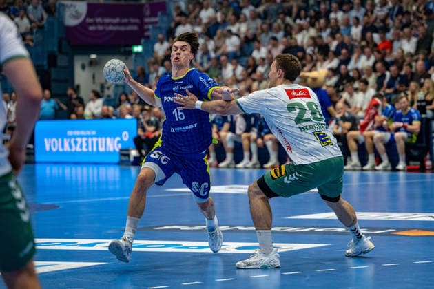 Daikin Handball Bundesliga, VfL Gummersbach GWD Minden, 23 05 2026 Miro Schluroff VfL Gummersbach, 15 , Tom Bergner GWD Minden 28 , Daikin Handball Bundesliga, VfL Gummersbach GWD Minden, 23 05 2026 Copyright: xBEAUTIFULxSPORTS Erlhofx