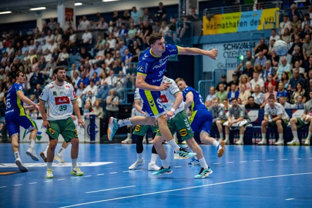 Daikin Handball Bundesliga, VfL Gummersbach GWD Minden, 23 05 2026 Miro Schluroff VfL Gummersbach, 15 , Malte Donker GWD Minden 39 , Kay Smits VfL Gummersbach, 31 , Daikin Handball Bundesliga, VfL Gummersbach GWD Minden, 23 05 2026 Copyright: xBEAUTIFULxSPORTS Erlhofx