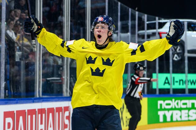 260523 Ivar Stenberg of Sweden celebrates after scoring 1 1 during the 2026 IIHF Ice Hockey World Championship match between Norway and Sweden on May 23, 2026 in Fribourg Photo Jesper Zerman BILDBYRAN kod JZ JZ0727 ishockey ice hockey ishockey vm 2026 vm 2026 iihf world championship norge norway sverige sweden bbeng jubel  Copyright: JESPERxZERMAN BB260523JZ028