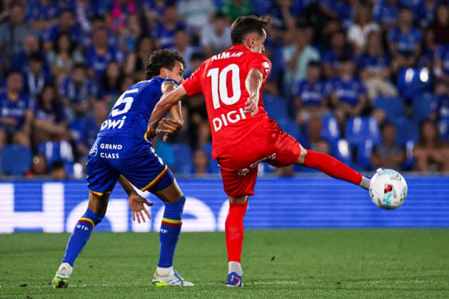 Getafe vs Osasuna, on the 38th matchday of the 2025 26 Spanish First Division May 23, 2026, Getafe, Madrid, Spain Aimar fights for the balla aginst Luis Milla during the Spanish championship LaLiga football match between Getafe and Osasuna on 23 May 2026 at Estadio El Coliseum in Getafe, Madrid, Spain Madrid Madrid Madrid Spain Copyright: xAlejandroxMatiasx