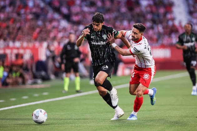 May 23, 2026, Girona, Girona, SPAIN: Gonzalo Villar of Elche CF and Alex Moreno of Girona FC compete for the ball during the Spanish league, LaLiga EA Sports, football match played between Girona FC and Elche CF at Montilivi stadium on May 23, 2026 in Girona, Spain. Girona FC V Elche CF - LaLiga EA Sports  - ZUMAa181 20260523_zaa_a181_077 Copyright: xJavierxBorregox