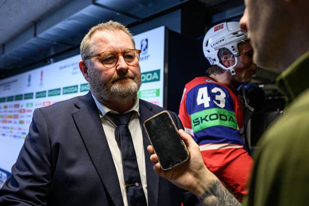 260523 Head coach Petter Thoresen of Norway in the mixed zone after the 2026 IIHF Ice Hockey World Championship match between Norway and Sweden on May 23, 2026 in Fribourg Photo Jesper Zerman BILDBYRAN kod JZ JZ0727 ishockey ice hockey ishockey vm 2026 vm 2026 iihf world championship norge norway sverige sweden bbeng  Copyright: JESPERxZERMAN BB260523JZ069