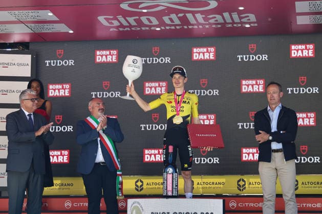 CYCLING - Giro d Italia - Stage 14 - Aosta - Pila Photo by IPA ABACAPRESS.COM85010660 - VINGEGAARD Jonas DEN (Team Visma Lease a Bike) winner of the 14th stage of the 109th Giro d Italia 2026, Stage 14 from Aosta to Pila, on May 23, Pila (AO), Italy during Stage 14 - Aosta - Pila, Giro d Italia race in Pila, Italy, May 23 2026 Pila Italy  Copyright: xIPAxSport ABACAx