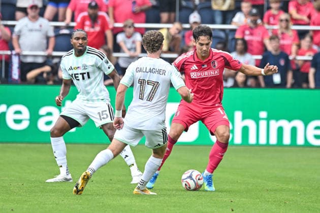 ST. LOUIS, MO - MAY 23: Simon Becher (11) of the St. Louis CITY SC works against the defense of Jon Gallagher (17) of the Austin FC during the MLS, Fussball Herren, USA regular season match where St. Louis CITY SC hosted Austin FC on Saturday May 23rd, 2026, at Energizer Park in St. Louis City, MO. (Photo by Rick Ulreich Icon Sportswire) SOCCER: MAY 23 MLS St. Louis CITY SC vs Austin FC EDITORIAL USE ONLY Icon26052307