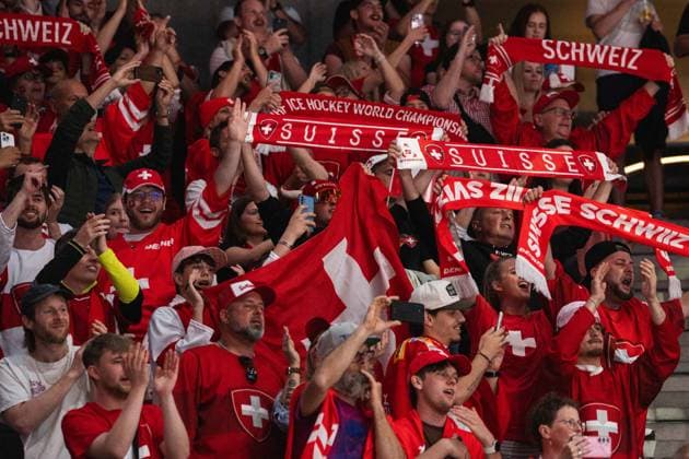 ZURICH, ZURICH - MAY 23: Switzerland supporters celebrate during the 2026 IIHF World Championship, WM, Weltmeisterschaft Preliminary Round Group A match between Switzerland and Hungary at Swiss Life Arena on May 23, 2026 in Zurich, Zurich, Switzerland. Copyright: xLivioxBaeriswylx xSPPx Sportspressphoto_152970