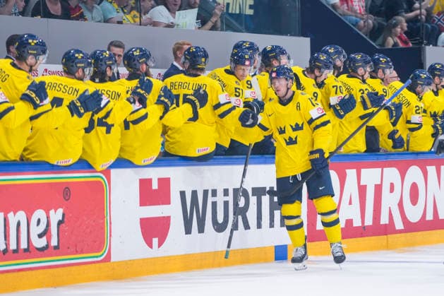 FRIBOURG, SWITZERLAND MAY 23 Lucas Raymond of Sweden celebrates his goal during the 2026 IIHF Ice Hockey World Championship Switzerland game between Norway and Sweden at BCF Arena on May 23, 2026 in Fribourg, Fribourg Fribourg BCF Arena Fribourg Switzerland Copyright: xJustPictures.ch JarixPestelaccix jp-en-EuSpIm-JP6_JAR_Norway_Sweden_23May2026_00096