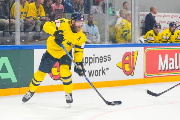 FRIBOURG, SWITZERLAND MAY 23 Mattias Ekholm of Sweden in action during the 2026 IIHF Ice Hockey World Championship Switzerland game between Norway and Sweden at BCF Arena on May 23, 2026 in Fribourg, Fribourg Fribourg BCF Arena Fribourg Switzerland Copyright: xJustPictures.ch JarixPestelaccix jp-en-EuSpIm-JP6_JAR_Norway_Sweden_23May2026_00099