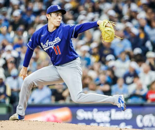 Los Angeles Dodgers starting pitcher Roki Sasaki throws in the first inning of the MLB, Baseball Herren, USA game between the Los Angeles Dodgers and the Milwaukee Brewers at American Family Field in Milwaukee, Wisconsin on Saturday, May 23, 2026.  MIL20260523807 TANNENxMAURY