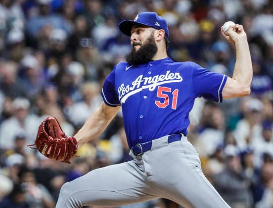 Los Angeles Dodgers relief pitcher Alex Vesia throws in the sixth inning of the MLB, Baseball Herren, USA game between the Los Angeles Dodgers and the Milwaukee Brewers at American Family Field in Milwaukee, Wisconsin on Saturday, May 23, 2026.  MIL20260523827 TANNENxMAURY