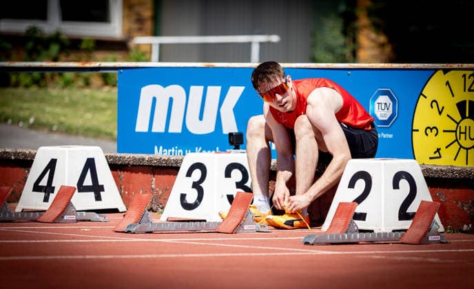B S Kurpfalz Gala Weinheim, 23 05 2026 During the start preparation hurdler Stefan Volzer GER TSV Bayer 04 Leverkusen B S Kurpfalz Gala on 23 05 2026 at the Sepp Herberger Stadium in Weinheim Baden Württemberg Copyright: xBEAUTIFULxSPORTS R.xSchmittx