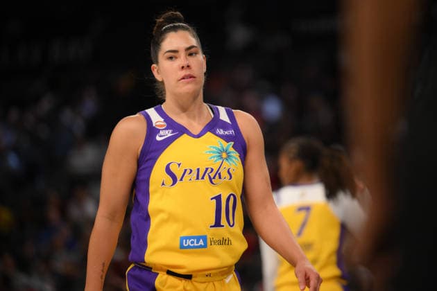 May 23, 2026, Las Vegas, Nevada, USA: Sparks (LA): KELSEY PLUM (10) led the charge with a massive 38 points and 9 assists at Michelob ULTRA Arena in Las Vegas WNBA, Basketball Damen, USA 2026: Los Angeles Sparks 101-95 Las Vegas Aces  - ZUMAo117 20260523_zsp_o117_002 Copyright: xMikaelxOnax