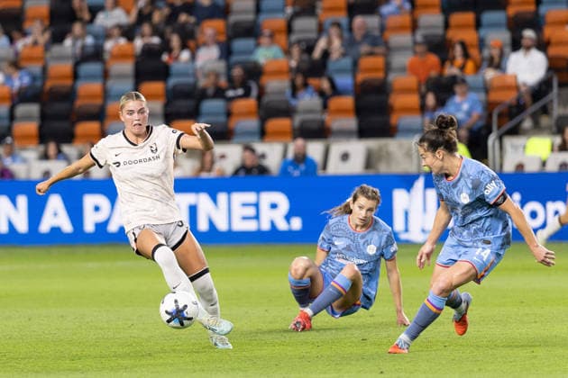 May 23, 2026, Houston, Texas, USA: Angel City attacker RILEY TIERNAN (33) runs with the ball during the first half of an NWSL match between Angel City FC and the Houston Dash on May 23, 2026, at Shell Energy Stadium in Houston, Texas. Houston USA - ZUMAg287 20260523_zsp_g287_003 Copyright: xMatthewxGuzmanx