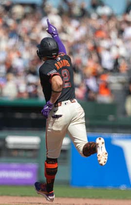 MLB, Baseball Herren, USA 2026: Chicago Vs San Francisco MAY 23 May 23 2026 CAPTION CORRECTION: San Francisco shortstop Willy Adames (2)hits a solo home run in the 8th inning reacts to the fans during the MLB game between Chicago White Sox and the San Francisco Giants. Thurman James CSM (Credit Image: Â Thurman James Cal Media) San Francisco Ca USA EDITORIAL USE ONLY Copyright: xx ZUMA-20260523_zma_c04_110.jpg ThurmanxJamesx csmphotothree491530