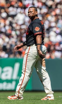 MLB, Baseball Herren, USA 2026: Chicago Vs San Francisco MAY 23 May 23 2026 San Francisco first baseman Rafael Devers (16)walking on the field during the MLB game between Chicago White Sox and the San Francisco Giants. Thurman James CSM (Credit Image: Â Thurman James Cal Media) San Francisco Ca USA EDITORIAL USE ONLY Copyright: xx ZUMA-20260523_zma_c04_121.jpg ThurmanxJamesx csmphotothree491541