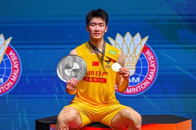 (260524) -- KUALA LUMPUR, May 24, 2026 -- Li Shifeng poses with his trophy after wining the men s singles final match between Li Shifeng of China and Panitchaphon Teeraratsakul of Thailand at 2026 Malaysia Masters badminton tournament in Kuala Lumpur, Malaysia, May 24, 2026. (Photo by Xinhua) (SP)MALAYSIA-KUALA LUMPUR-BADMINTON-MALAYSIA MASTERS-MEN S SINGLES ChenxZeguo 