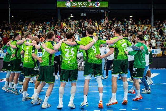 23 05 2026, xovx, Handball Daikin Handball Bundesliga, HSG Wetzlar HC Erlangen The players of HSG Wetzlar celebrate the 29 26 home victory over HC Erlangen Wetzlar Buderus Arena Hessen Germany EN