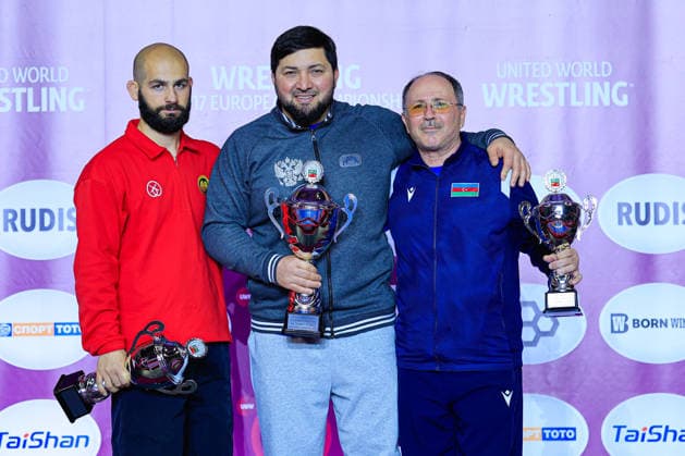 U15 Wrestling European Championships Podium Team FS Gold Russia, Silver Georgia, Bronze Azerbaijan Copyright: xKostadinxAndonov xUnitedxWorldxWrestlingx Kostadin Andonov United World Wrestling