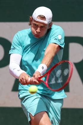 Belgian Zizou Bergs pictured in action during a first round match in the men s singles between Czech Machak and Belgian at the Roland Garros French Open tennis tournament, in Paris, France, Sunday 24 May 2026. This year s tournament takes place from 18 May to 07 June. VIRGINIExLEFOUR  x174911587x