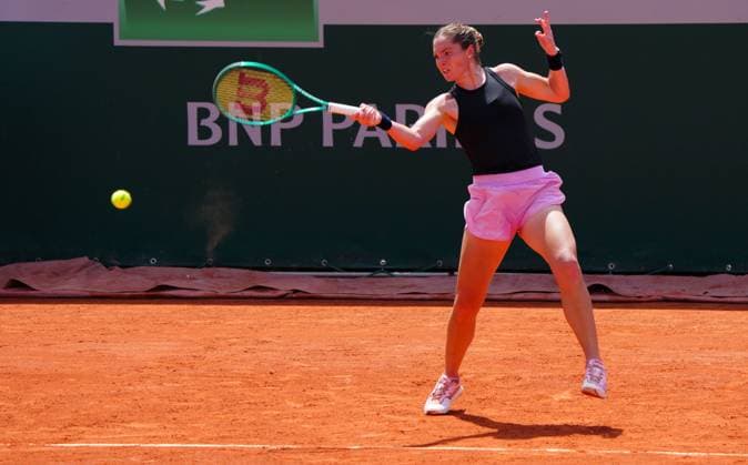 Caty Mcnally in first round action French Open Tennis, Day One, Tennis, Roland Garros, Paris, France - 24 May 2026Paris Roland Garros France EDITORIAL USE ONLY No use with unauthorised audio, video, data, fixture lists, club league logos or live services. Online in-match use limited to 120 images, no video emulation. No use in betting, games or single club league player publications. Copyright: xJavierxGarcia Shutterstockx 16889883m