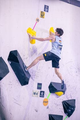 Climbing, World Climbing Series Bern, Bouldering