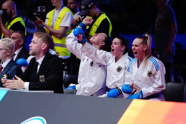 Germany EKF Karate European Championship Seniors 2026 Eissporthalle, Frankfurt The Female Kumite Team Germany Bitsch, Hubrich, Kneer, Riedel, Schroeter fighting for the gold medal against Team France Arzumian, Ozserttas, Payrot, Pea, Sombe Frankfurt am Main Eissporthalle Frankfurt Hessen Germany Copyright: xKjetilxWaberx