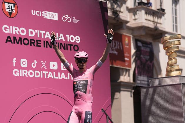 The pink jersey Denmark™s Jonas Vingegaard Hansen of Team Visma Lease A Bike during Stage 15 of the Giro d™Italia, from Voghera to Milano, Italy, Sunday, May 24, 2026.  Copyright: xMassimoxPaolone LaPressex
