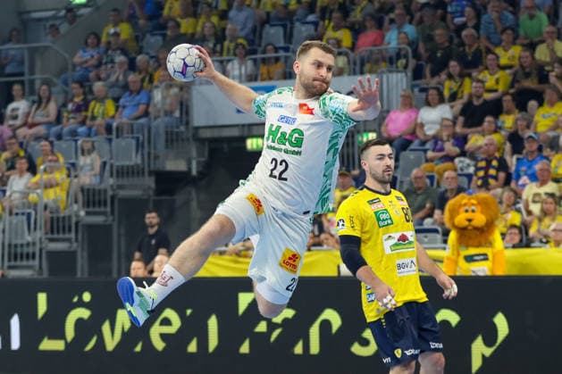 24 05 2026, xgox, Handball Daikin HBL Rhein Neckar Löwen SC Magdeburg emspor, v l Lukas Mertens Magdeburg, 22 throws goal, Torschuetze, scores goal, Treffer, scores the goal Mannheim