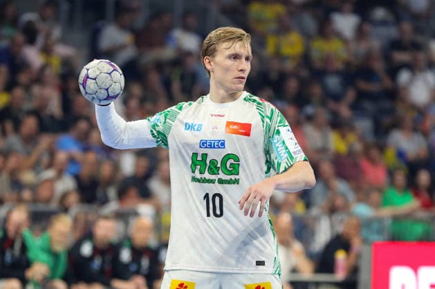 24 05 2026, xgox, Handball Daikin HBL Rhein Neckar Löwen SC Magdeburg emspor, v l Gisli Thorgeir Kristjansson Magdeburg, 10 am Ball, plays the ball Mannheim