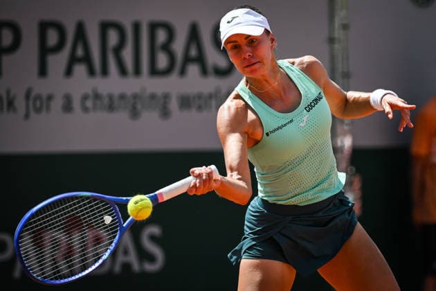 May 24, 2026, Paris, France, France: Magda LINETTE of Poland during the first day of the Roland-Garros 2026, French Open 2026, Grand Slam tennis tournament at Roland-Garros Stadium on May 24, 2026 in Paris, France. Roland Garros 2026 - Day 1  - ZUMAm308 20260524_zsp_m308_025 Copyright: xMatthieuxMirvillex