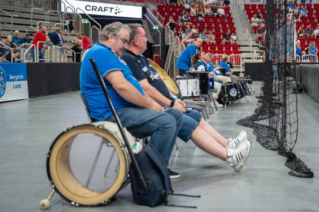 The drummers of the BHC are waiting for their mission Bergischer HC vs THW KIel, Handball, DAIKIN HBL, 32 Matchday, Season 2025 2026, 24 05 2026 Bergischer HC vs THW Kiel, Handball, DAIKIN HBL, 32 Matchday, Season 2025 2026, 24 05 2026 Duesseldorf Copyright: xEibner-Pressefoto ThomasxHaeslerx EP_THR