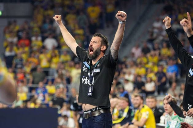 24 05 2026, xgox, Handball Daikin HBL Rhein Neckar Löwen SC Magdeburg emspor, v l Bennet Wiegert Magdeburg, coach jubilation, goal celebration, celebrate the goal, celebration Mannheim