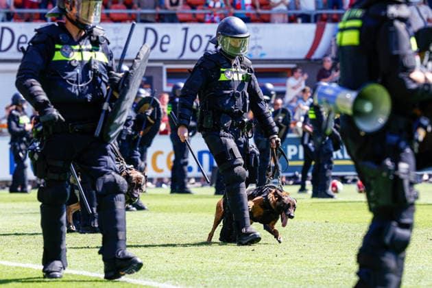 2026-05-24 AFC Ajax v FC Utrecht - Dutch Eredivisie Play-Offs VOLENDAM, NETHERLANDS - MAY 24: Police dog looks on during the Dutch Eredivisie Play-Offs match between AFC Ajax and FC Utrecht at Kras Stadion on May 24, 2026 in Volendam, Netherlands. Volendam Kras Stadion Netherlands Content not available for redistribution in The Netherlands directly or indirectly through any third parties. Copyright: xBenxGalx