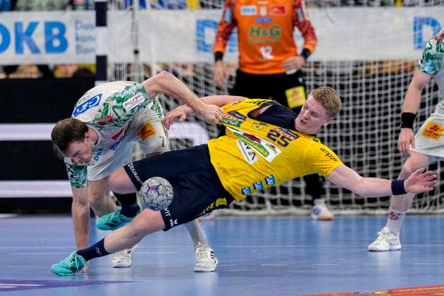 v li Felix Claar SCM, 7 , Haukur Thrastarson RNL, 25 , duel, duel, tackle, tackling, dynamics, action, action, 24 05 2026, Mannheim Germany , Handball, Bundesliga, Rhein Neckar Löwen SC Magdeburg xozx